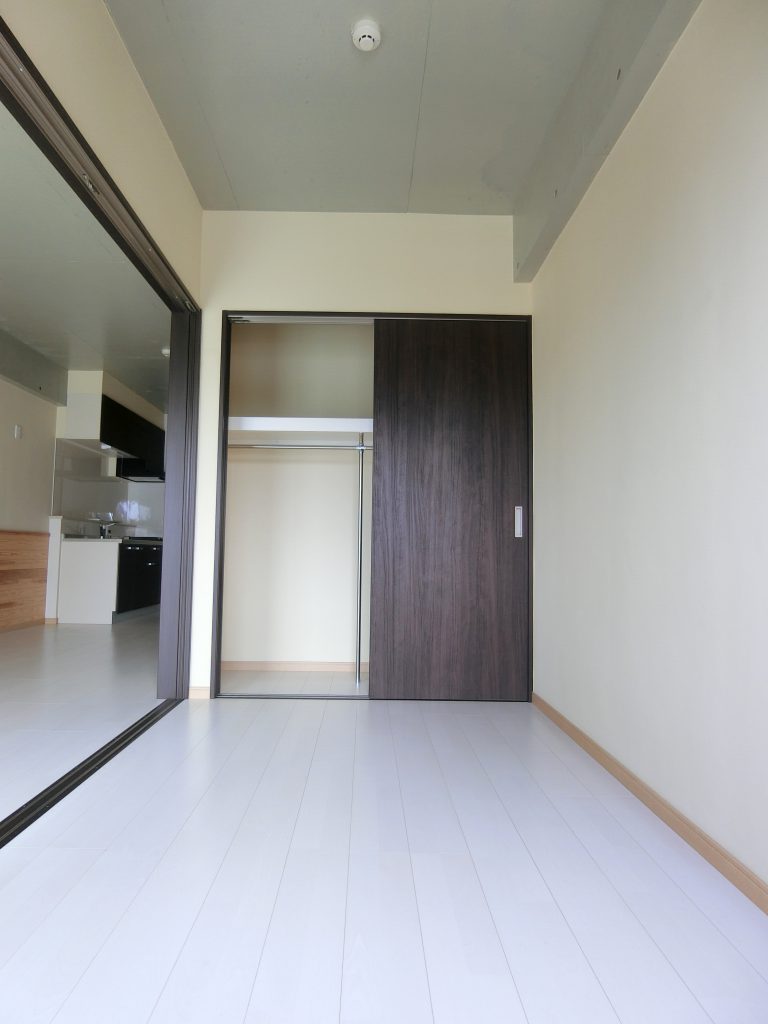 SUN EASTビル 405号