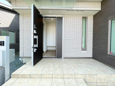 築浅！三郎２丁目の戸建て